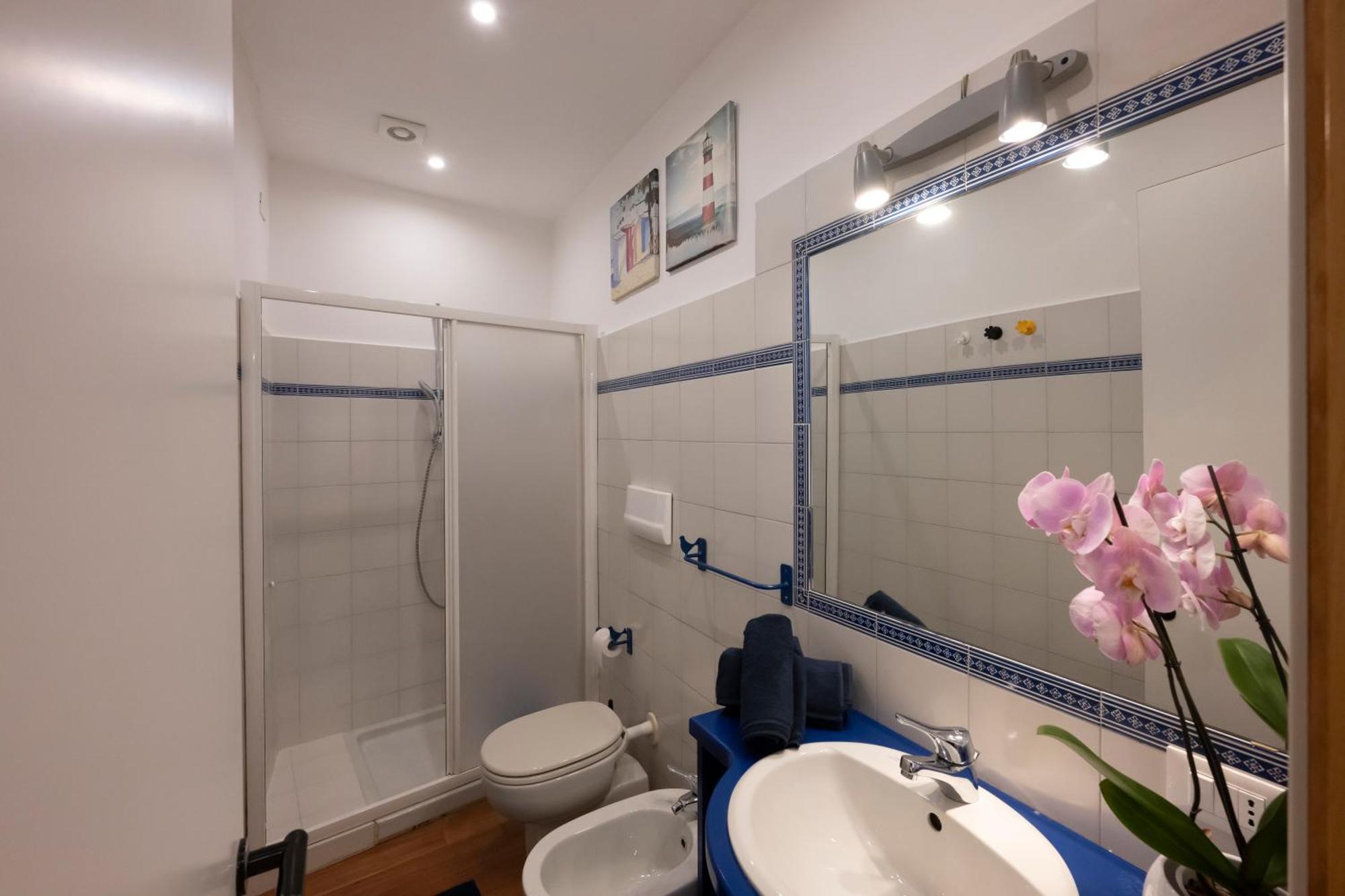 46 Santa Marta Apartment Lecco Exterior photo